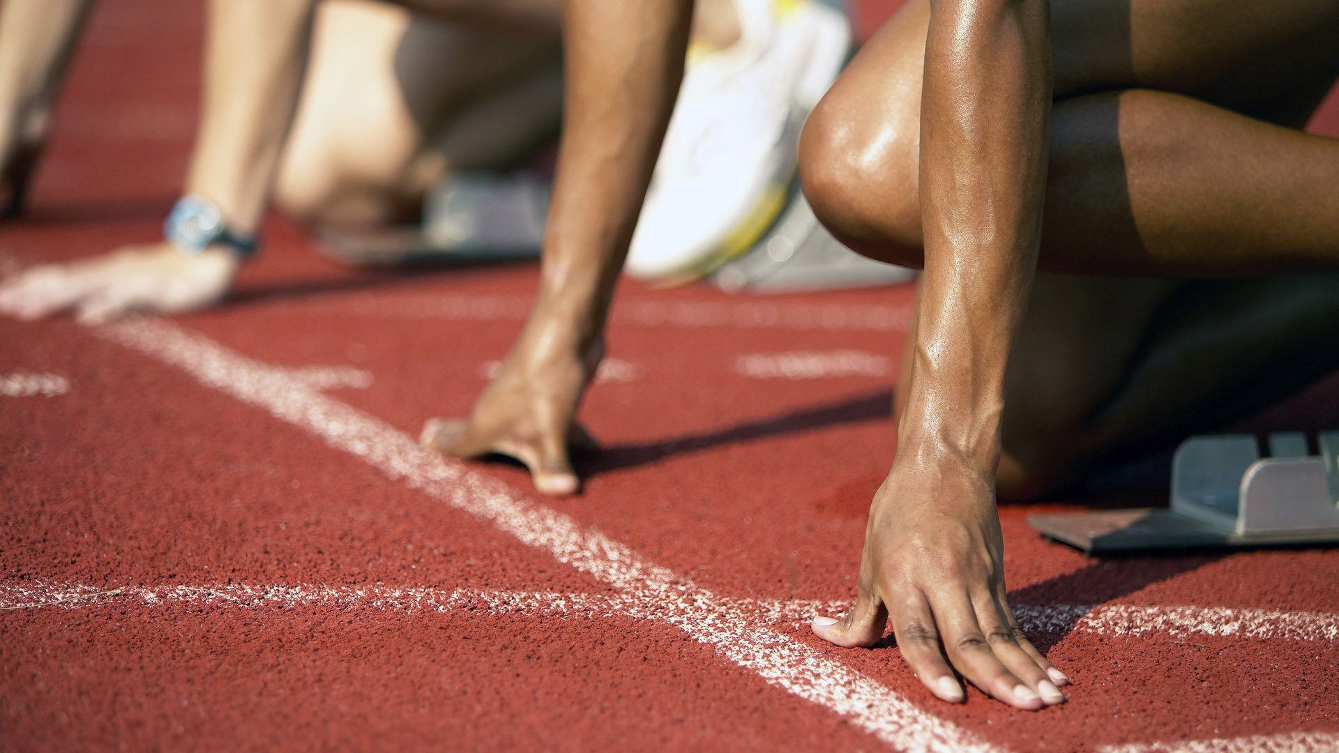 _光影灯光跑:夜晚城市的运动奇幻之旅_,2020灯光影像图